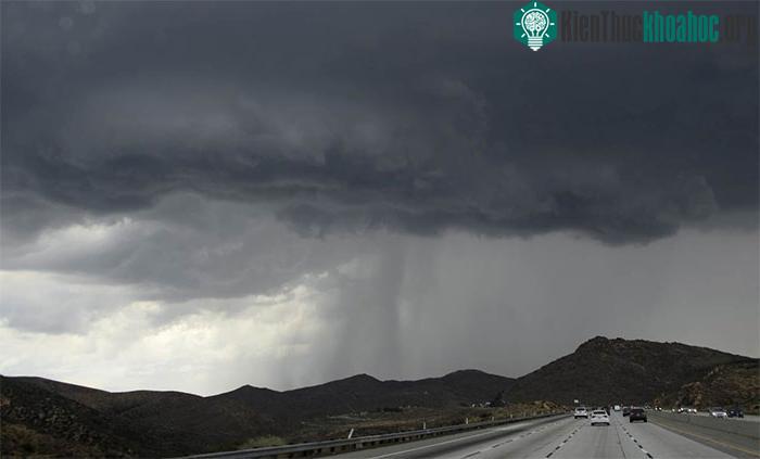 Hiện tượng “sông trời”.