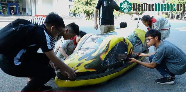 Sinh viên Bách Khoa chế tạo xe siêu tiết kiệm xăng, đi 400km chỉ tốn 1 lít ảnh 1