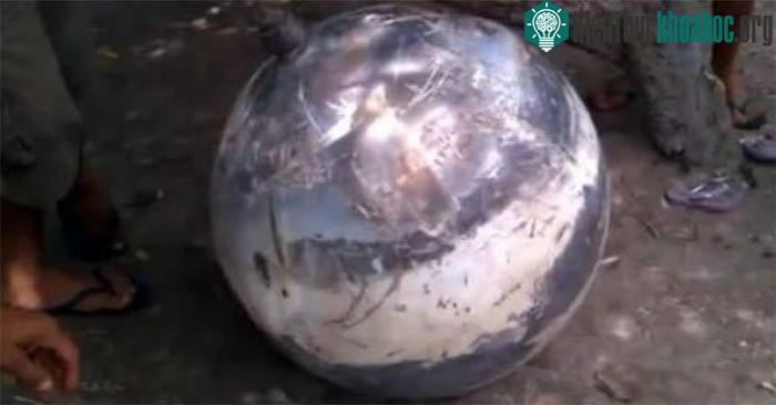Quả cầu rơi xuống làng Riacho dos Pocos (Brazil).