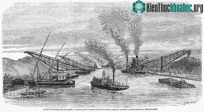 Kênh đào Suez được mở đầu tiên vào năm 1869.
