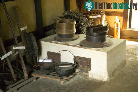 Bếp kamado truyền thống của người Nhật Bản