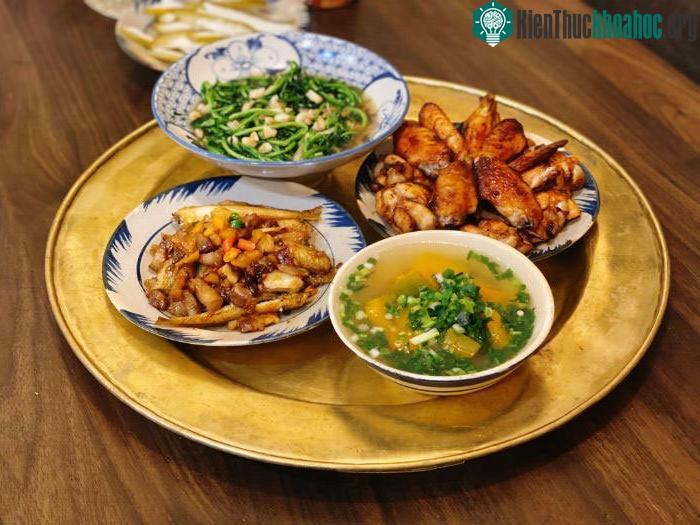 Bạn vẫn có thể nướng thịt nhưng chỉ nên chế biến đến khi thực phẩm chín vừa tới là đủ.