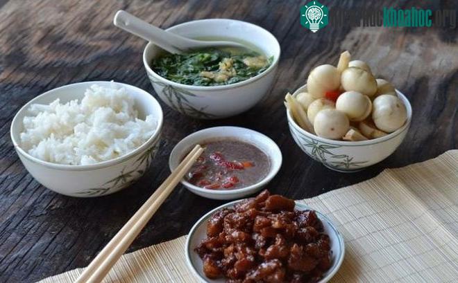 Dưa cà muối dễ sản sinh nitrite trong quá trình lên men.