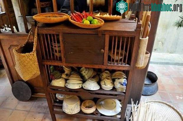 Cư dân mạng khoe của hiếm: Những cái chạn bát tuổi đời vài thập kỷ mà vẫn xài tốt