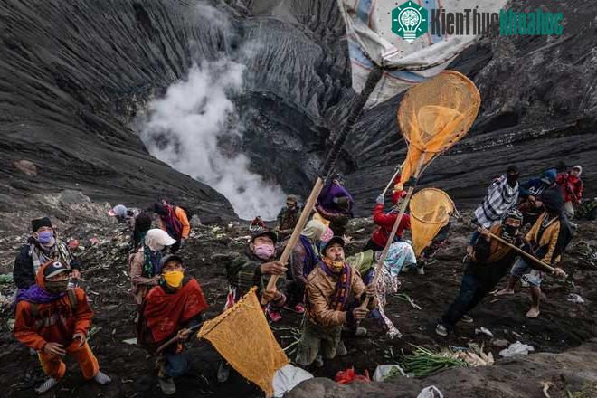 Lễ tế thần Yadnya Kasada độc đáo của người Indonesia ảnh 2