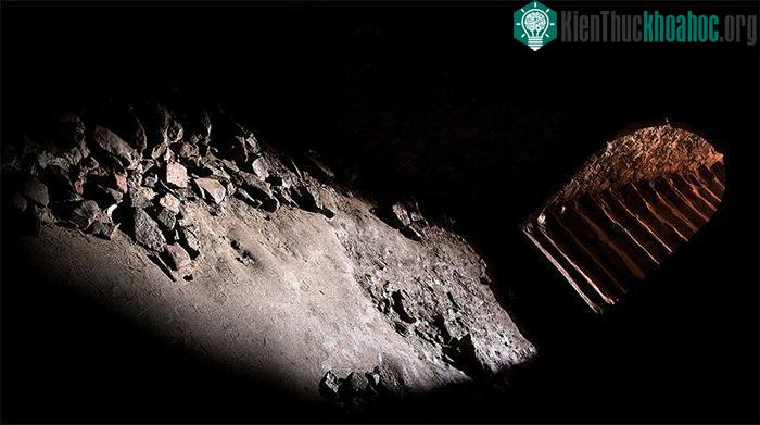 Các hầm ngục bên dưới Kremlin bỏ mặc tù nhân với bóng tối.