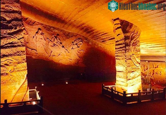 17 ngày bơm nước khỏi ao, người đàn ông "gàn dở" bất ngờ tìm ra kỳ quan khiến thế giới ngỡ ngàng ảnh 3