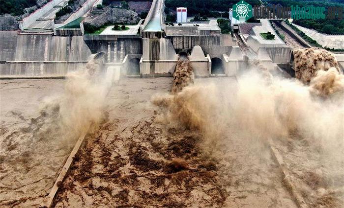 Đập Tiểu Lãng Để có hồ chứa với dung tích tối đa 12,65 km khối