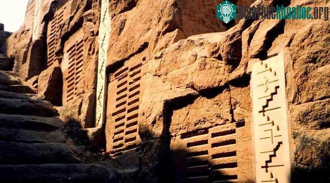 Một nilometer quan trọng khác nằm trên đảo Elephantine ở Aswan