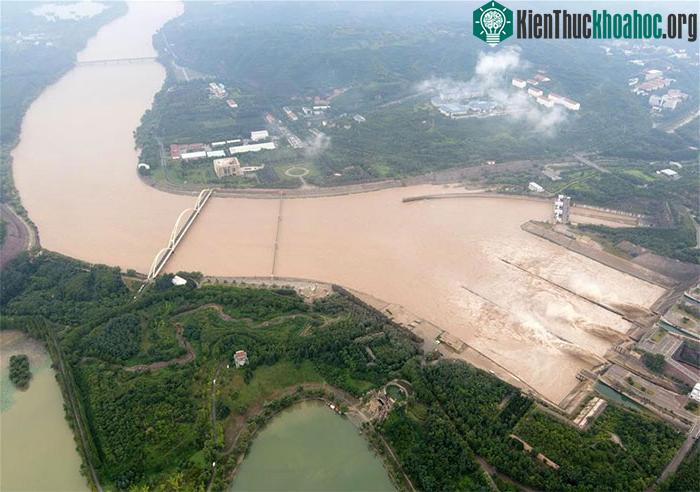 Việc xả lũ sẽ kéo dài trong khoảng 20 ngày, với tổng cộng 50 triệu m3 nước được đưa xuống hạ nguồn