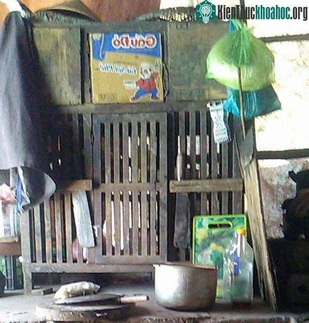 Cư dân mạng khoe của hiếm: Những cái chạn bát tuổi đời vài thập kỷ mà vẫn xài tốt ảnh 7