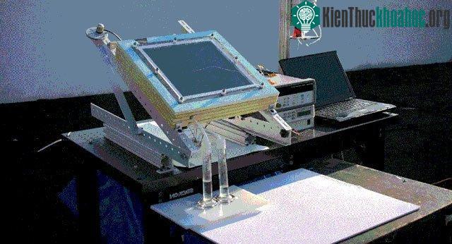 Những giọt nước thu được từ cả hai lớp được dẫn đến bể chứa.