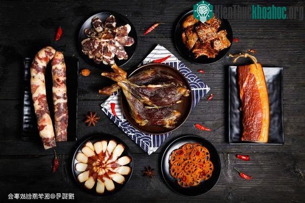 1/4 trong khẩu phần ăn mỗi ngày nên là thịt, còn lại là rau nấu chín, ngũ cốc nguyên hạt...