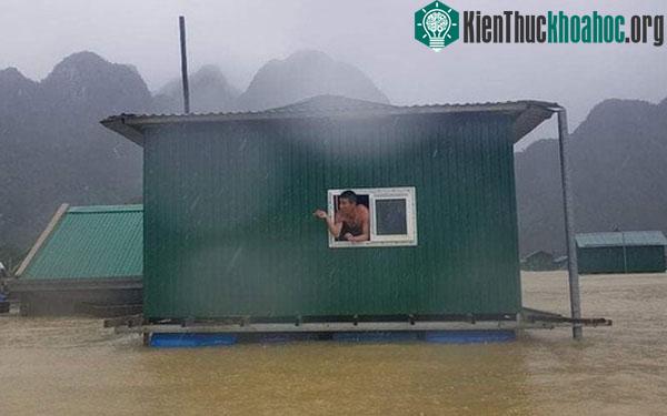 Hình ảnh chụp lại lúc 10h sáng 18/10, lũ đỉnh điểm ở Quảng Bình