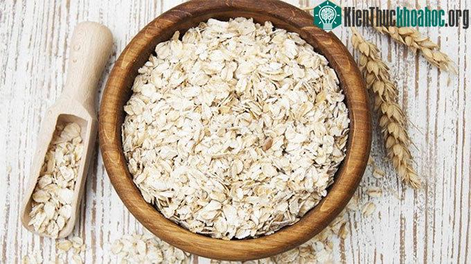 Yến mạch có thể giúp giảm nồng độ cholesterol xấu trong máu.