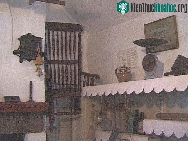 Chiếc ghế tử thần với rất nhiều cái chết và hiện tượng bí ẩn.