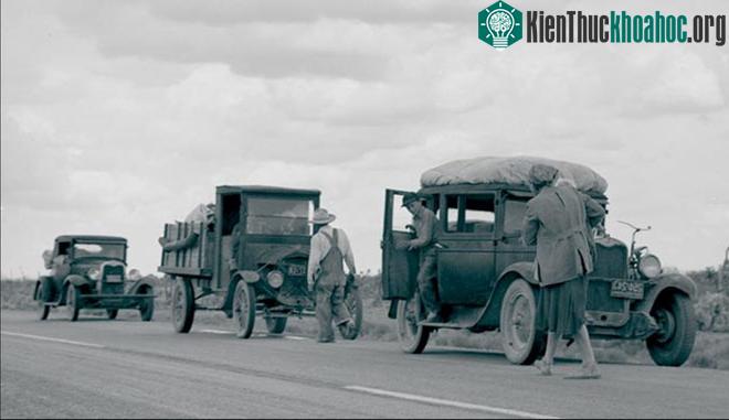 Trong cuộc Đại suy thoái, nhiều gia đình nông dân phải di cư trong tuyệt vọng.