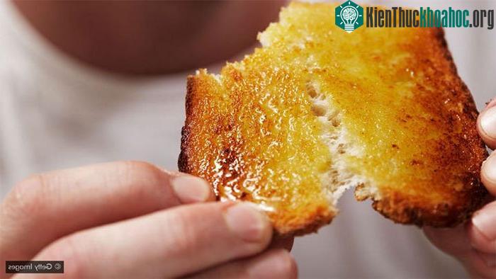 Thực phẩm giàu chất béo bão hòa có thể làm tăng cholesterol HDL.