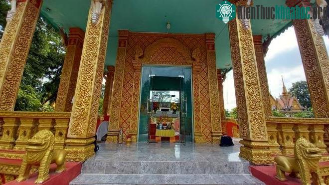 Đó là thi hài của hòa thượng Chau Tinh.