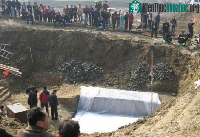 Lần đầu tiên trong lịch sử, các chuyên gia phải nhờ đến kẻ đạo mộ "giải cứu" bảo vật quốc gia bị kẹt trong mộ ảnh 1