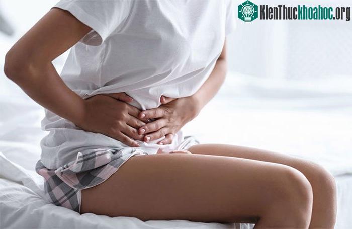 Hội chứng bệnh lạ khiến nước tiểu chuyển màu tím ảnh 1