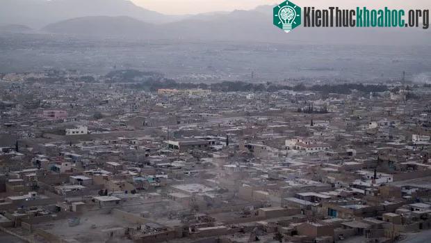 Pakistan theo văn hóa địa táng, lập lăng mộ hoặc bia mộ lưu danh.