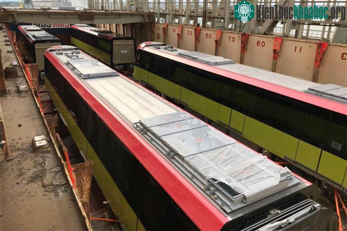 Đoàn tàu sẽ được lắp tại ga Depot Nhổn chuyển lên ga S1 trưng bày cho người dân tham quan.