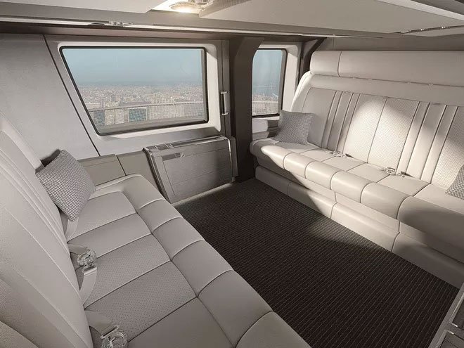 Nội thất của trực thăng được thiết kế một phần bởi công ty Pagasus Design.