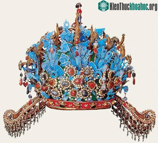 Mũ 12 rồng 9 phượng của Hiếu Tĩnh hoàng hậu.