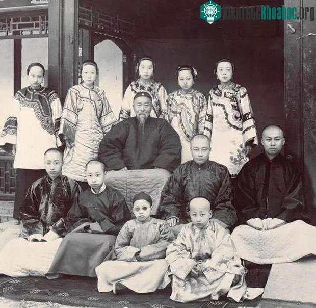 Lý Hồng Chương cùng các con cháu