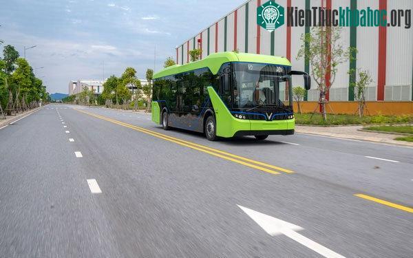 Xe buýt điện của VinFast lần đầu chạy thử ảnh 3