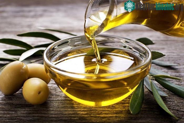 Lợi ích sức khỏe của dầu ô liu một phần nhờ axit béo không bão hòa đơn của nó.