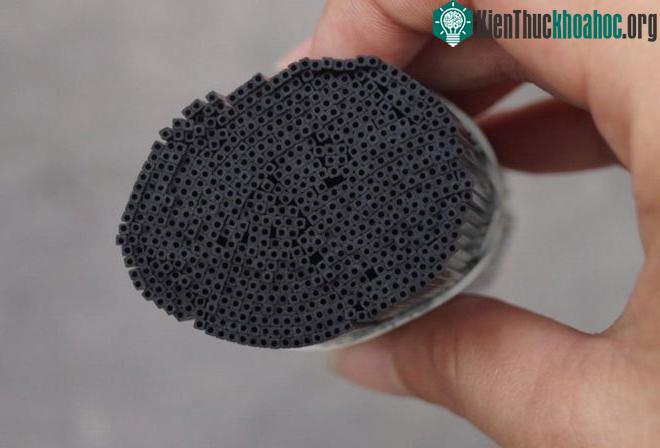 Ống carbon siêu nhỏ
