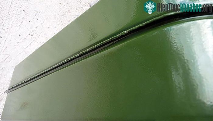 Các góc 90 độ được bo cong để chịu lực tốt hơn.