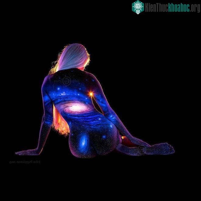 Chiêm ngưỡng loạt tác phẩm nghệ thuật body paiting đặc sắc chỉ "tỏa sáng trong đêm tối" ảnh 4