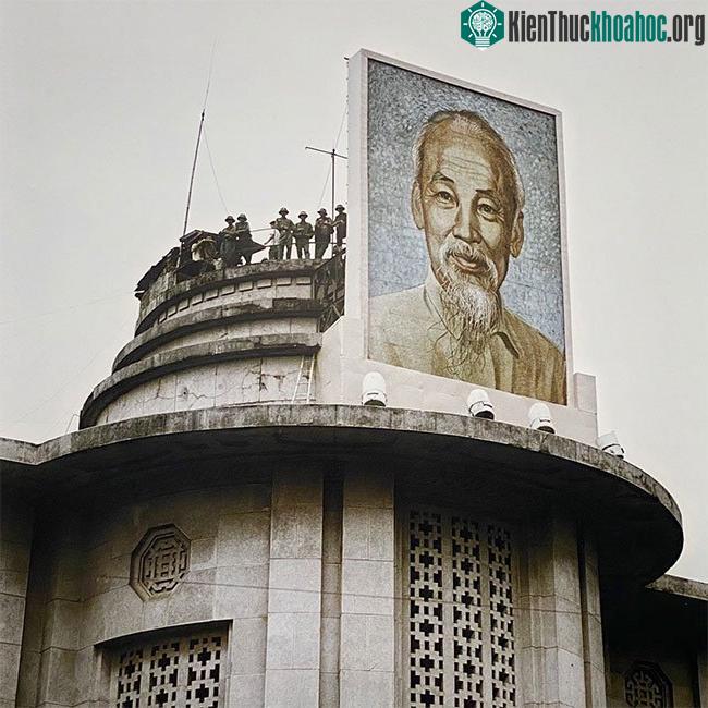 Ngân hàng Nhà nước Việt Nam năm 1972 tại 49 phố Lý Thái Tổ, Tràng Tiền, Hoàn Kiếm.