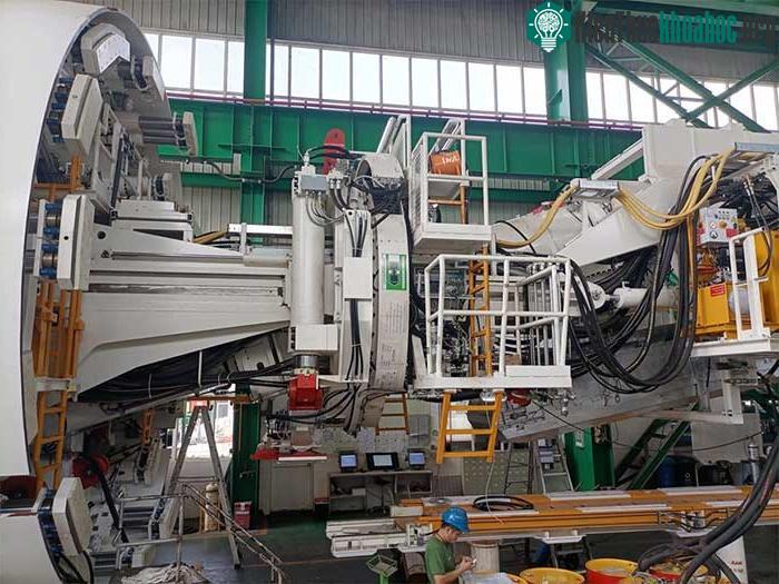 Máy TBM cao và rộng 6,6m; chiều dài khoảng 100m