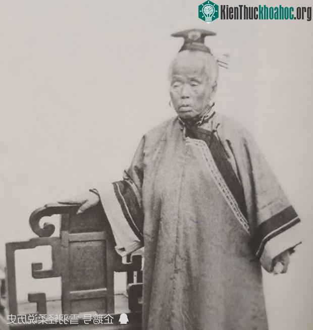Người mẹ thân sinh của Lý Hồng Chương là một thiên kim tiểu thư danh giá.