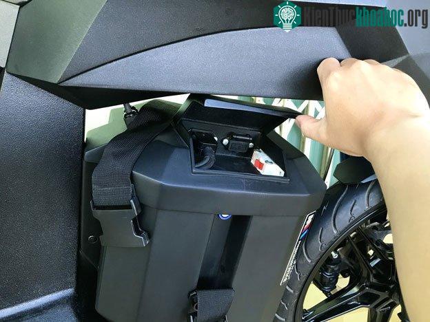 Xe Alita được dùng viên pin lithium-ion khá nhỏ gọn