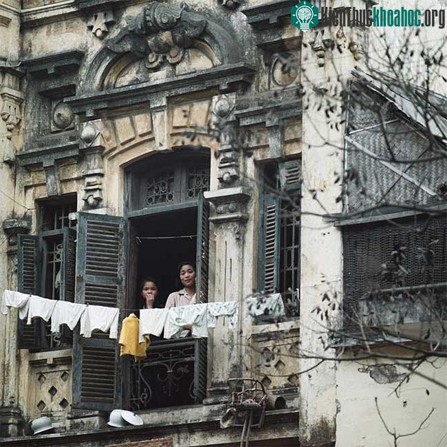 Ngôi nhà khu phố cổ ở Hà Nội trong ảnh chụp năm 1975