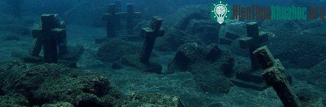 Đáy biển ngoài khơi bờ La Palma thuộc quần đảo Canary trông giống như một nghĩa địa với hơn 40 cây thánh giá cũ kỹ cắm dưới lòng đất