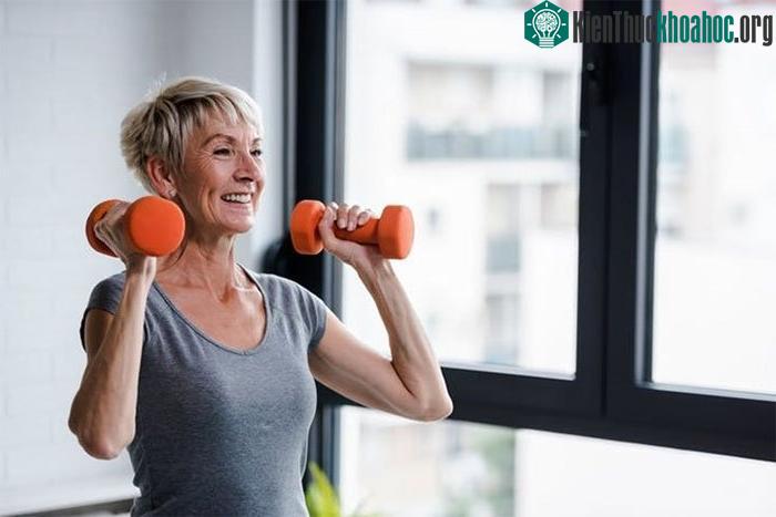 Việc mở rộng cánh tay sẽ được thực hiện qua hoạt động duỗi của cơ tay.