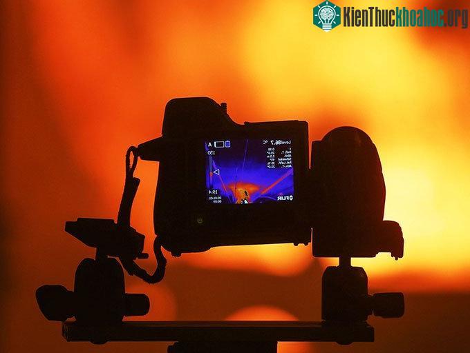 Công nghệ phát hiện hồng ngoại mới có thể gắn trên camera thông thường.