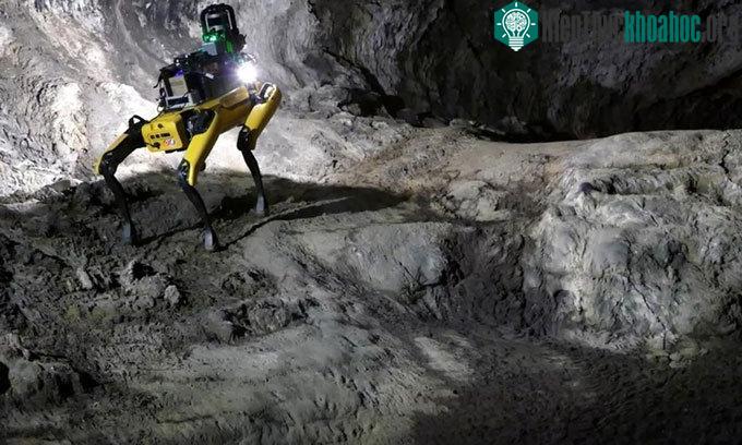 Chó robot có thể giúp giới khoa học thám hiểm hang động trên hành tinh đỏ.