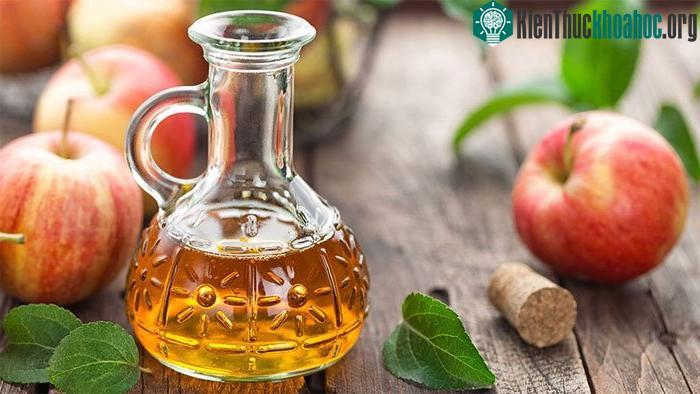 Việc uống giấm thực tế sẽ không gây hại cho bạn, nhưng nó không tốt cho răng.
