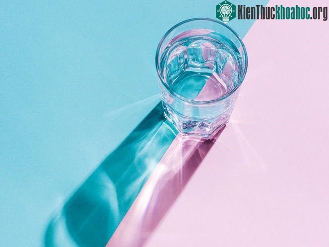 Dung dịch nước sẽ có 2 phần hydro trên mỗi phần oxy.