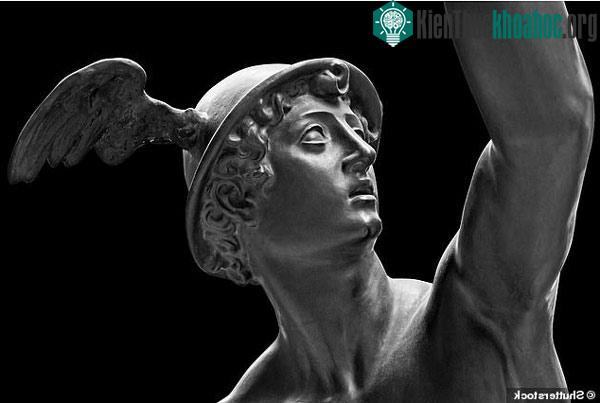 Các tác phẩm trước đây thường mô tả thần Hermes lúc còn trẻ