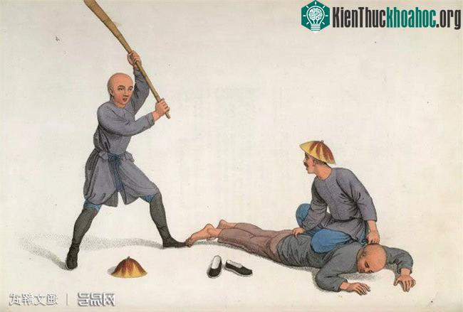 Hình phạt này được gọi là "Bản tử trượng dĩnh"