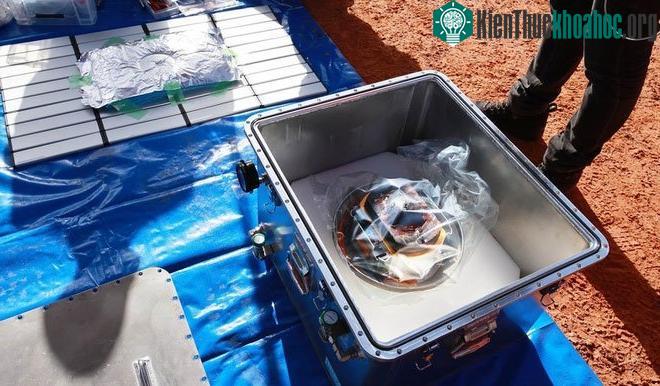 Khoang chứa mang về một lượng vật chất rất nhỏ nhưng vô giá.