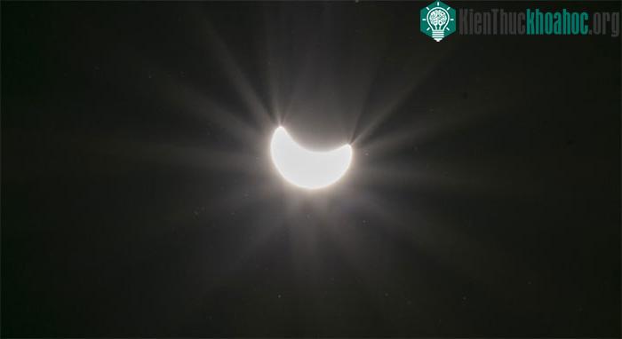 Nhật thực được nhìn thấy ở Buenos Aires, Argentina vào ngày 14-12.